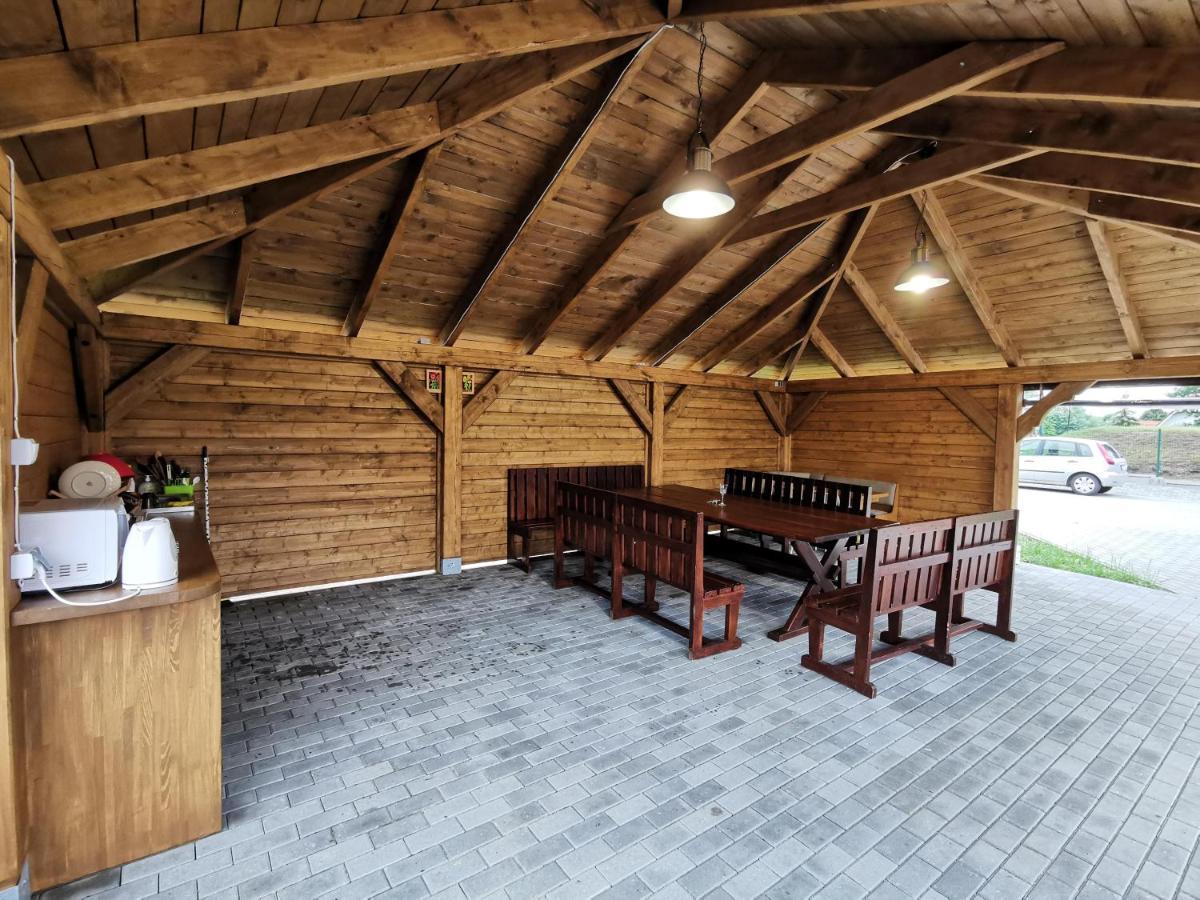 Jantar Pokoje I Domki U Reni Exterior photo